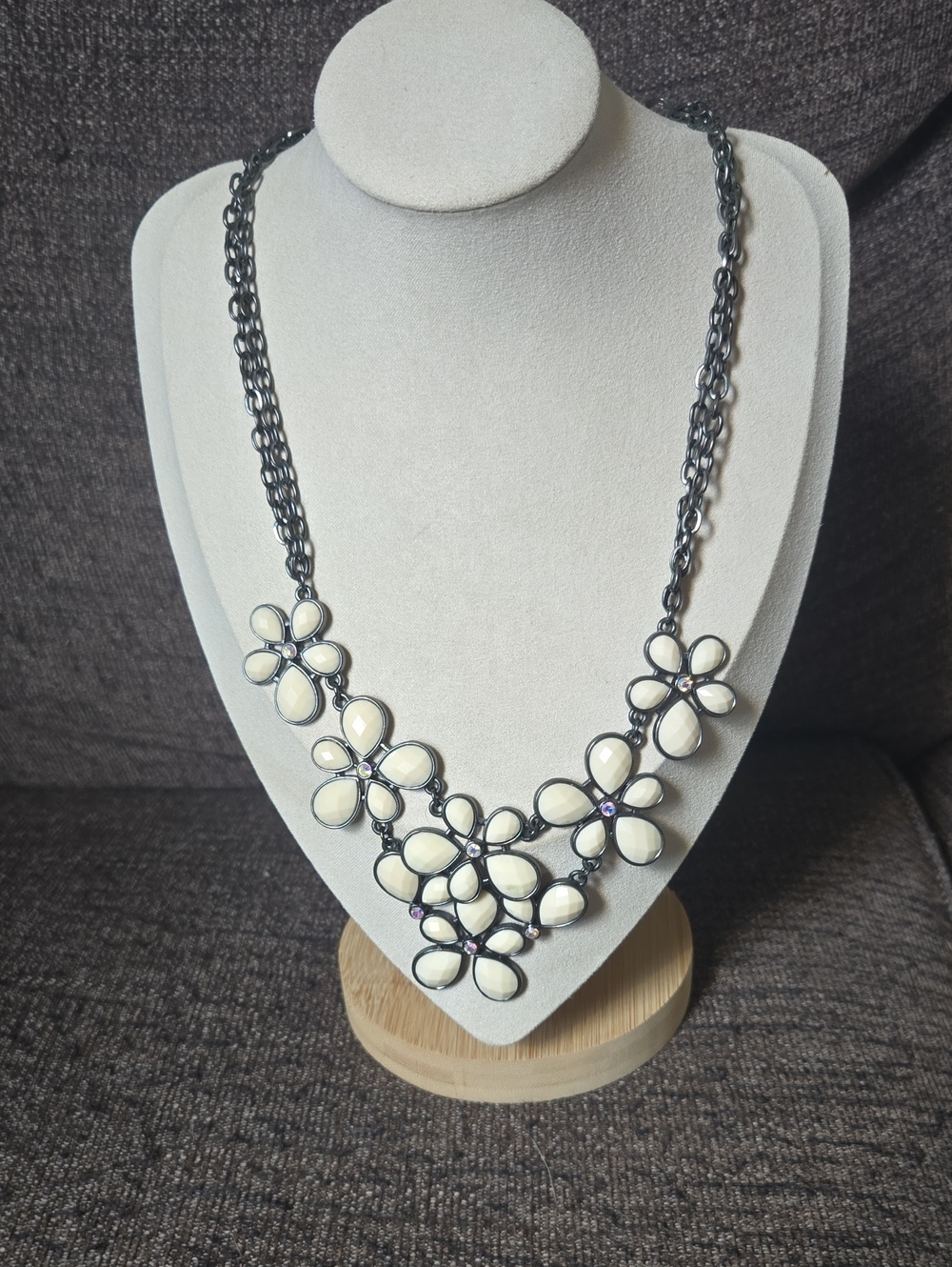 Vintage Y2k Floral Cream Statement Bib Necklace W AB rhinestones